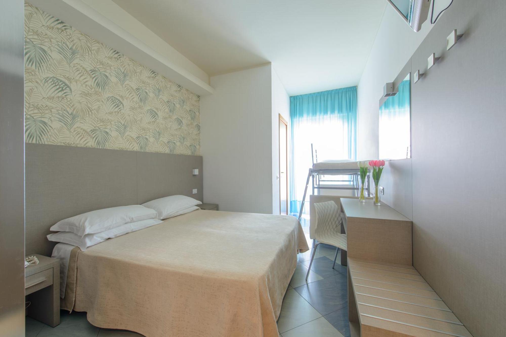 Hotel Christian Римини Екстериор снимка