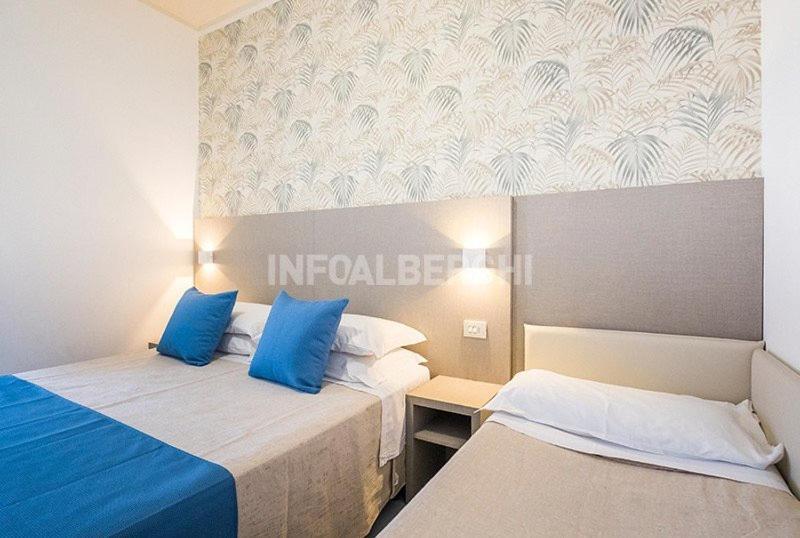 Hotel Christian Римини Екстериор снимка