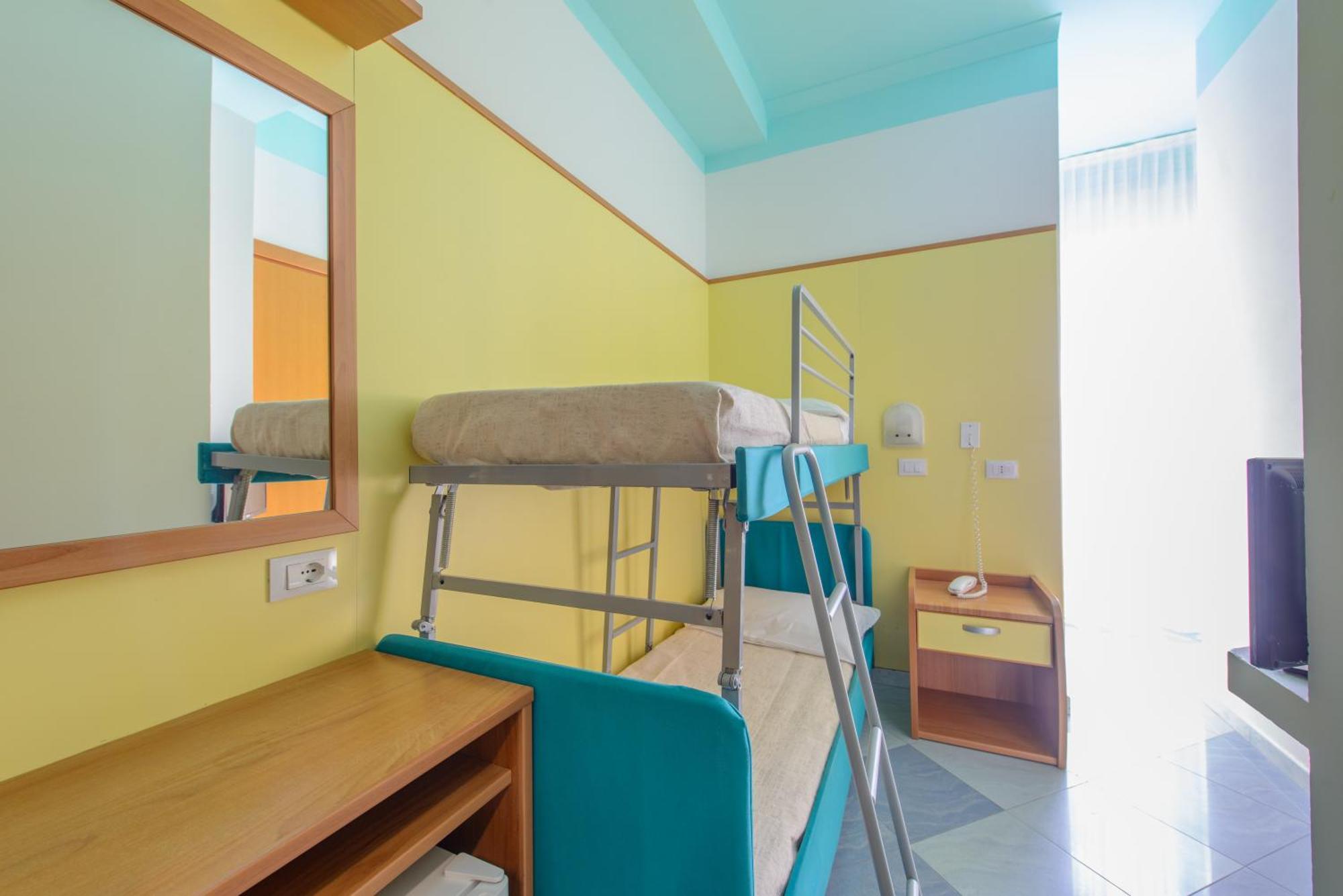 Hotel Christian Римини Екстериор снимка